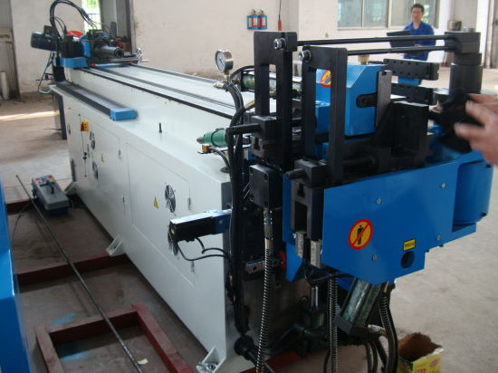 Máquina dobladora de tubos con servomotor CNC con matriz de limpiaparabrisas (GM-SB-38CNC)