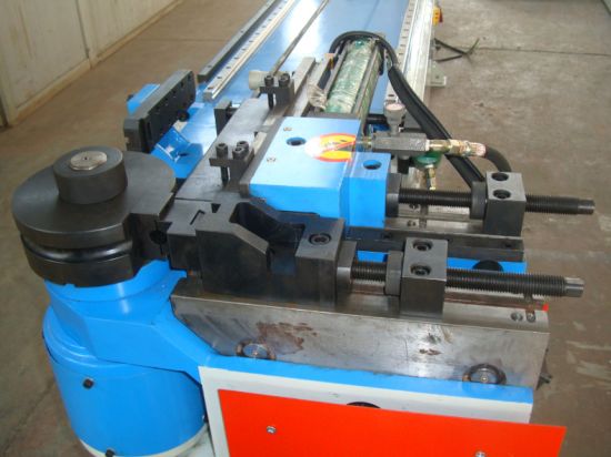 Máquina dobladora de tubos con servomotor CNC con matriz de limpiaparabrisas (GM-SB-38CNC)